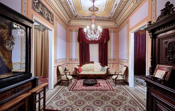 Descubre la Casa Museo Khan Font y el pasado indiano de Lloret 3 habitacion-canfont1