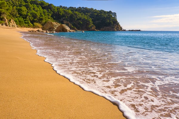 Cala Canyelles - Junto al mar